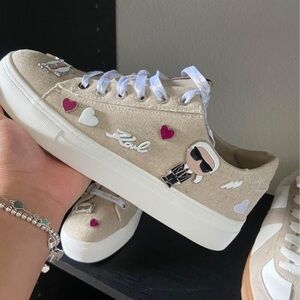 NWT Karl Lagerfeld Cate Pins Lace Up Sneakers